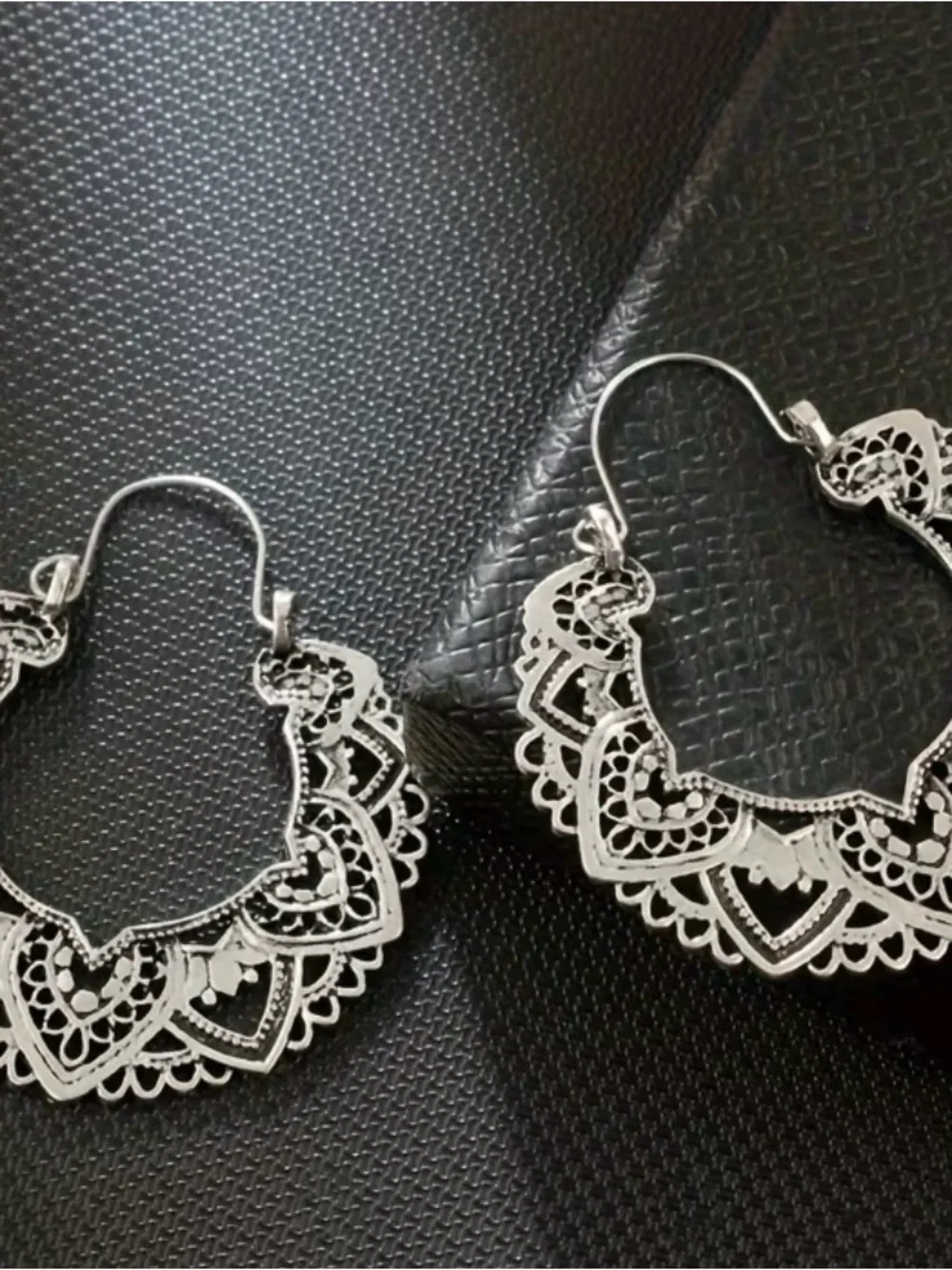 Intricate vintage Silver Filigree Hoop Earrings - Women's Jewelry